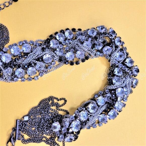 SILVER and Crystal Necklace - Picture 5 of 9